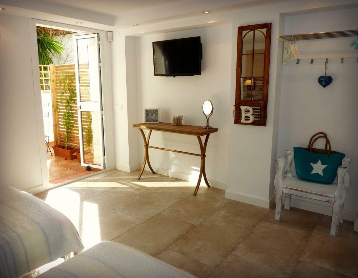 Villa Breeze Boutique Guest Rooms, Marbella Sitio de Calahonda Exterior foto