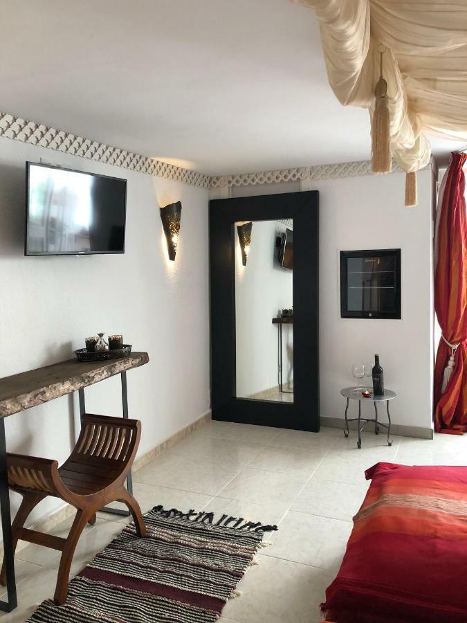 Villa Breeze Boutique Guest Rooms, Marbella Sitio de Calahonda Exterior foto